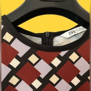 Geometrical design,  stretchy maxi Zara Dress